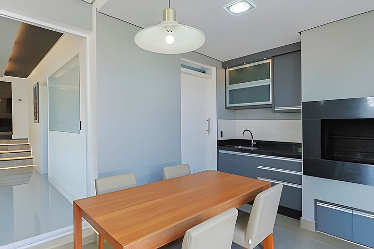 Casa com Academia em Jurerê IN