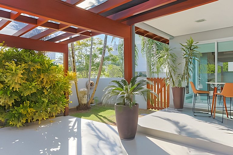 Casa com Academia em Jurerê IN