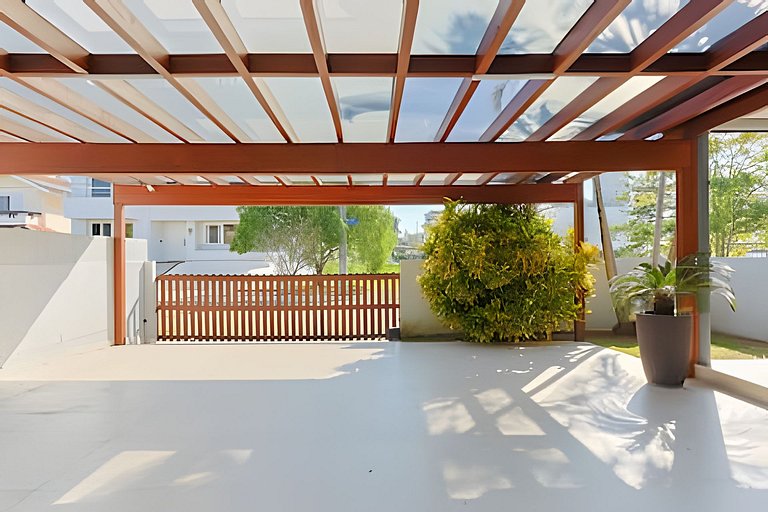 Casa com Academia em Jurerê IN