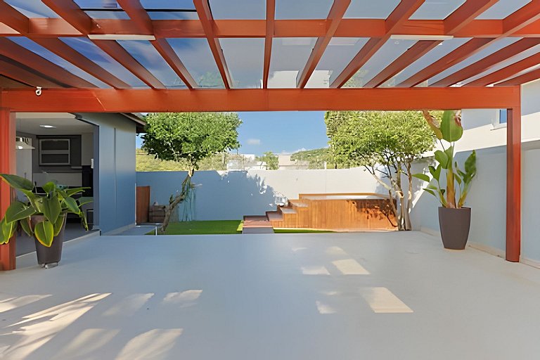 Casa com Academia em Jurerê IN