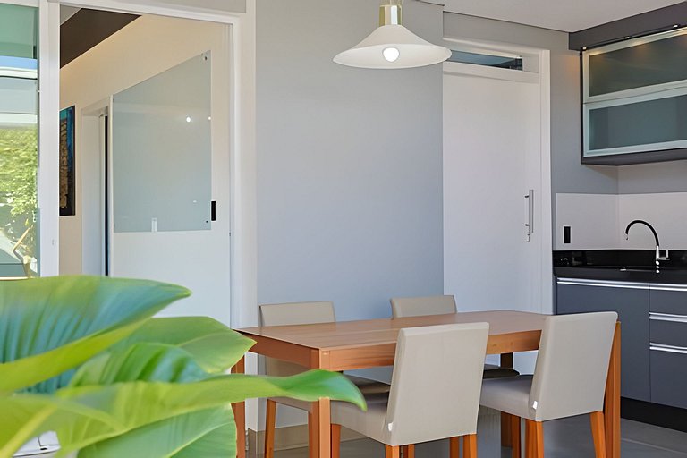 Casa com Academia em Jurerê IN