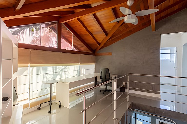 Casa com Academia em Jurerê IN