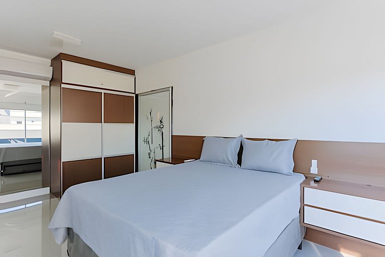 Casa com Academia em Jurerê IN