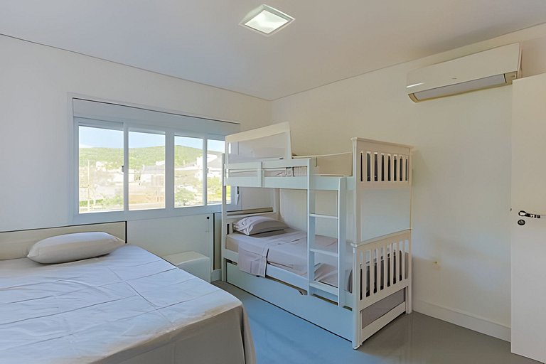 Casa com Academia em Jurerê IN