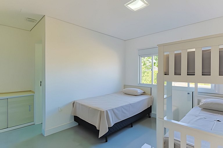 Casa com Academia em Jurerê IN