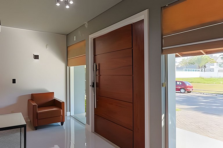 Casa com Academia em Jurerê IN