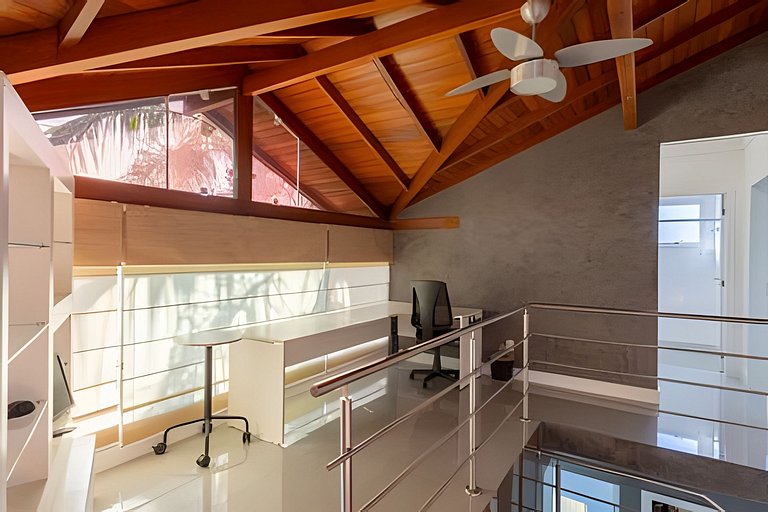 Casa com Academia em Jurerê IN