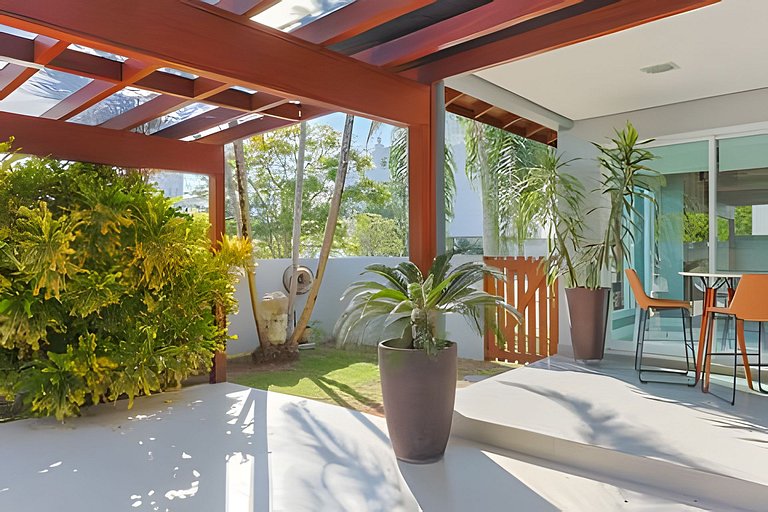 Casa com Academia em Jurerê IN