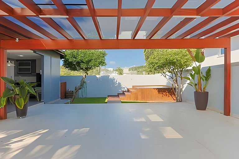 Casa com Academia em Jurerê IN